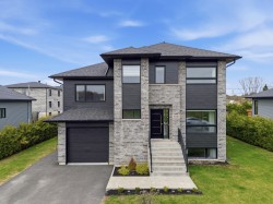 1595 Rue Pelletier  Farnham, QC J2N 0G3