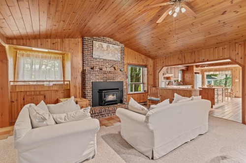 Salon - 3102 Ch. Des Lacs, Mont-Blanc, QC - Indoor Photo Showing Living Room With Fireplace