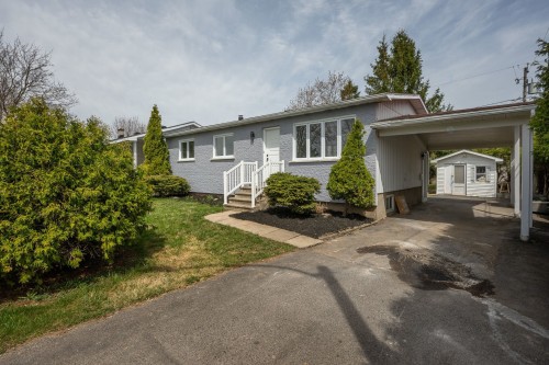 169 Rue de Chantilly  Saint-Jean-Sur-Richelieu, QC J2B 4C7