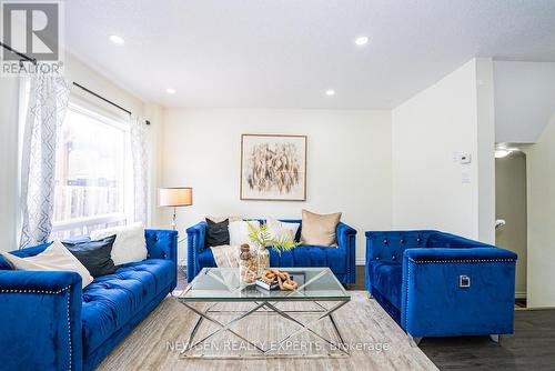 1465 Old Zeller Drive, Kitchener, ON - Indoor Photo Showing Living Room