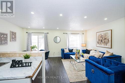 1465 Old Zeller Drive, Kitchener, ON - Indoor Photo Showing Living Room