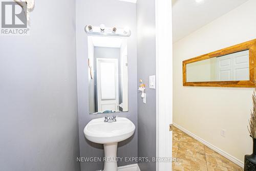1465 Old Zeller Drive, Kitchener, ON - Indoor Photo Showing Bathroom