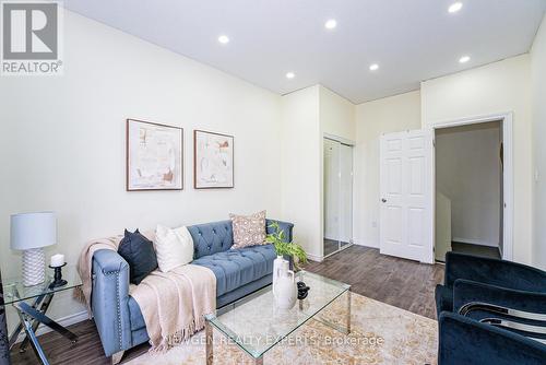 1465 Old Zeller Drive, Kitchener, ON - Indoor Photo Showing Living Room