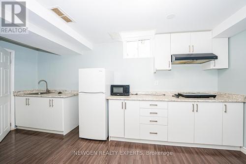 1465 Old Zeller Drive, Kitchener, ON - Indoor Photo Showing Kitchen