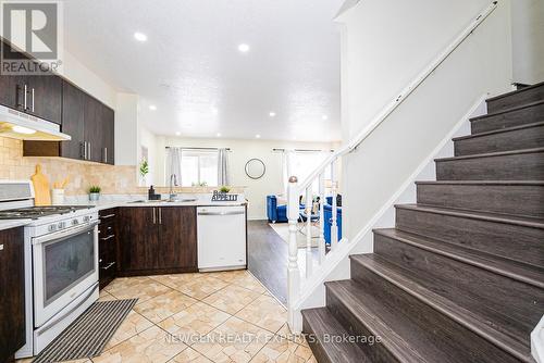 1465 Old Zeller Drive, Kitchener, ON - Indoor Photo Showing Kitchen