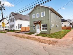 13 Cottage Street  Truro, NS B2N 2J9