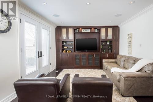 55 Ashmount Crescent, Toronto, ON - Indoor Photo Showing Living Room