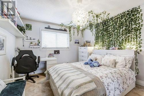 1279 Old English Lane, Oakville, ON - Indoor Photo Showing Bedroom