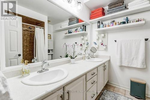 1279 Old English Lane, Oakville, ON - Indoor Photo Showing Bathroom