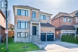 147 BETHPAGE CRESCENT Newmarket, ON L3X 0M2