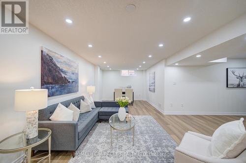 55 Mcfarlane Drive, Cambridge, ON - Indoor Photo Showing Living Room