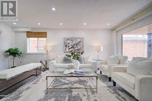 55 Mcfarlane Drive, Cambridge, ON - Indoor Photo Showing Living Room
