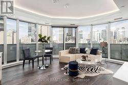 1605 - 403 CHURCH STREET Toronto, ON M4Y 0C9