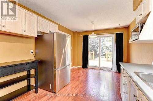 271 Resurrection Drive, Kitchener, ON - Indoor Photo Showing Kitchen