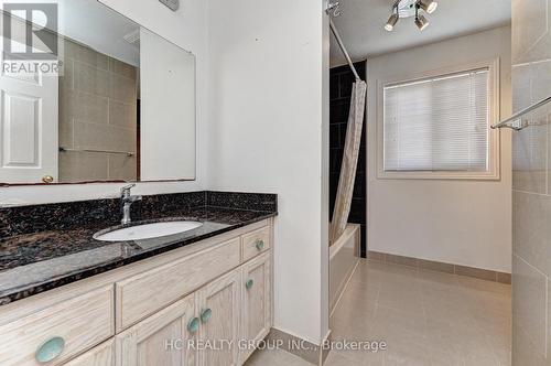 271 Resurrection Drive, Kitchener, ON - Indoor Photo Showing Bathroom