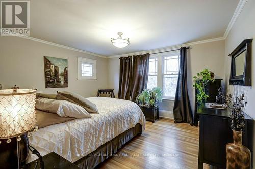 46 Sherman Avenue S, Hamilton, ON - Indoor Photo Showing Bedroom