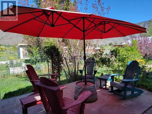 House - patio - 2626 Highway 3, Keremeos, BC 