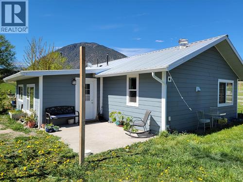 Blue Home deck - 2626 Highway 3, Keremeos, BC 