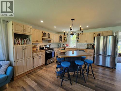 Blue Home - kitchen - 2626 Highway 3, Keremeos, BC 