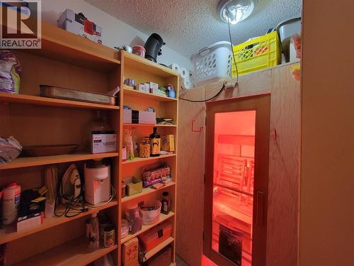 Adobe Home - Pantry & Red Light Sauna - 2626 Highway 3, Keremeos, BC 