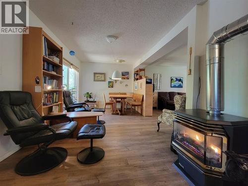Adobe Home - Natural Gas Fireplace - 2626 Highway 3, Keremeos, BC 