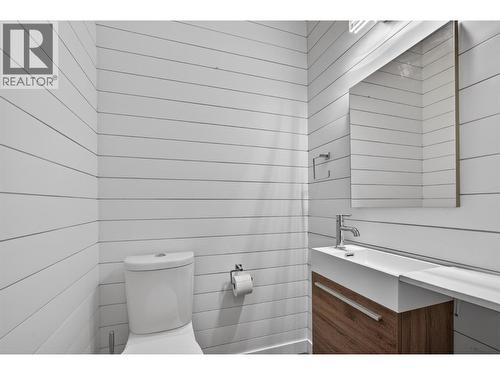 3-pce ensuite in Bedroom Downstairs - 3859 Carrall Road, West Kelowna, BC 