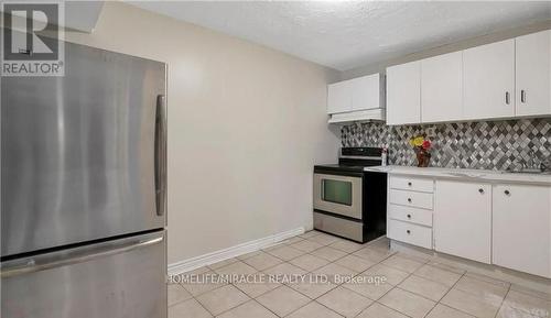 1430 Upper Gage Avenue, Hamilton, ON - Indoor Photo Showing Kitchen