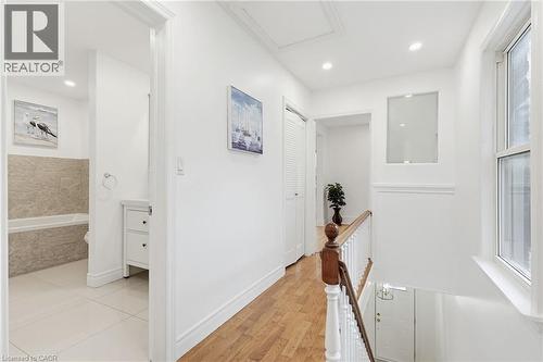 42 Erie Avenue, Hamilton, ON - Indoor Photo Showing Other Room