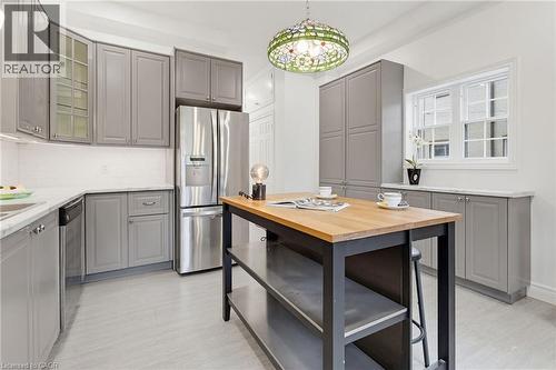 42 Erie Avenue, Hamilton, ON - Indoor Photo Showing Kitchen