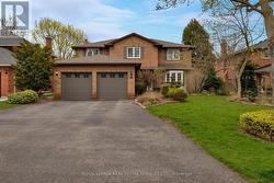 48 CUDMORE ROAD  Oakville, ON L6L 2Y5