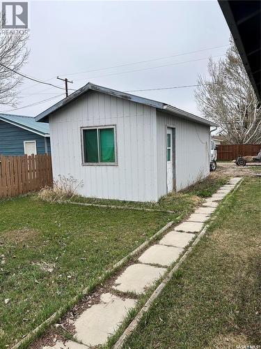 316 4Th Avenue W, Watrous, SK - Outdoor