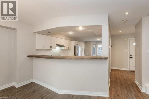 3542 Fowler Court, Burlington, ON - Indoor Photo Showing Kitchen