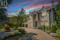 29 JUNEWOOD CRESCENT Toronto, ON M2L 2C3