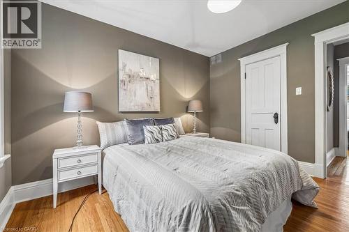 40 Stanley Avenue, Hamilton, ON - Indoor Photo Showing Bedroom