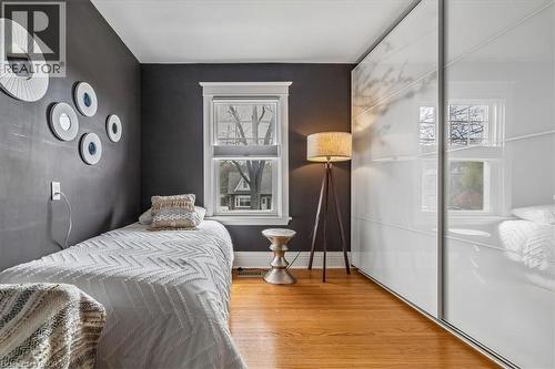 40 Stanley Avenue, Hamilton, ON - Indoor Photo Showing Bedroom