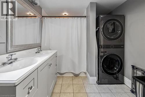 40 Stanley Avenue, Hamilton, ON - Indoor Photo Showing Laundry Room