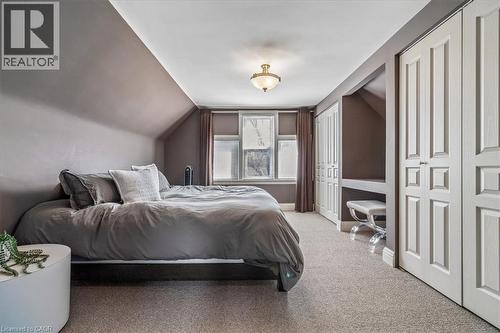 40 Stanley Avenue, Hamilton, ON - Indoor Photo Showing Bedroom