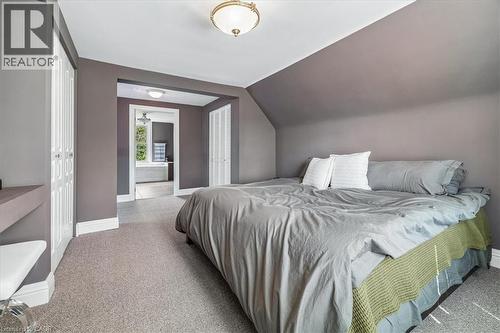 40 Stanley Avenue, Hamilton, ON - Indoor Photo Showing Bedroom