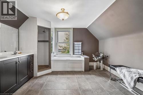 40 Stanley Avenue, Hamilton, ON - Indoor Photo Showing Bathroom