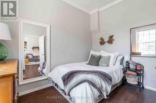 203 Wood Street E, Hamilton, ON - Indoor Photo Showing Bedroom