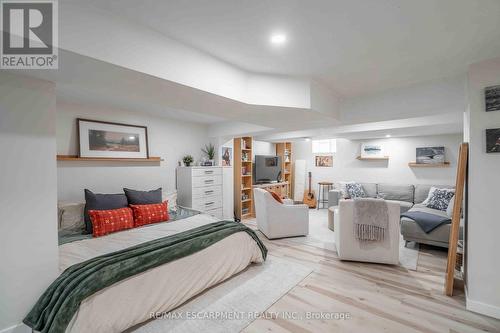 203 Wood Street E, Hamilton, ON - Indoor Photo Showing Bedroom