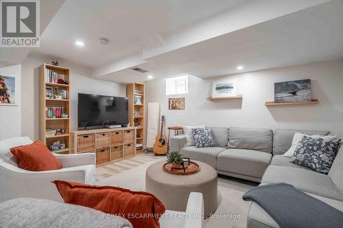 203 Wood Street E, Hamilton, ON - Indoor Photo Showing Living Room