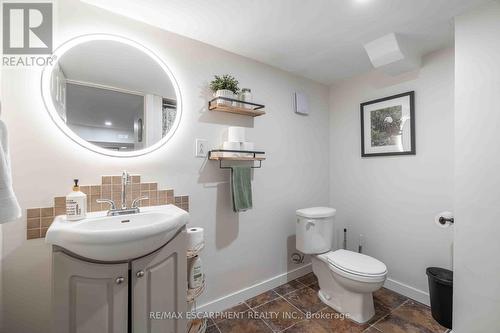 203 Wood Street E, Hamilton, ON - Indoor Photo Showing Bathroom