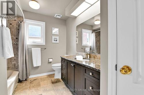 2nd Level - Family Bathroom 4 piece - 21 Hime Crescent, Ottawa, ON - Indoor Photo Showing Bathroom