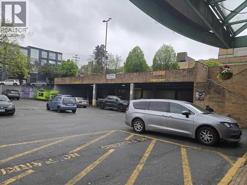 124 370 E Broadway, Vancouver, BC 