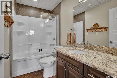 803 Salloum Crescent, Saskatoon, SK - Indoor Photo Showing Bathroom