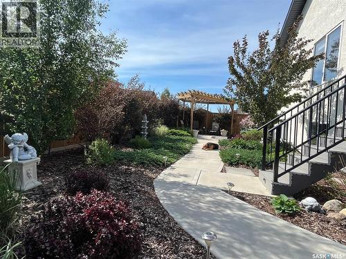 803 Salloum Crescent, Saskatoon, SK - Outdoor