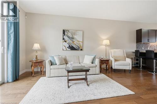 3 Ecker Lane, Binbrook, ON - Indoor Photo Showing Living Room