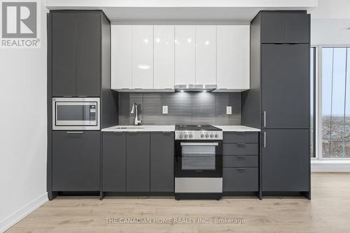 B-2305 - 9751 Markham Road, Markham, ON - Indoor Photo Showing Kitchen With Upgraded Kitchen