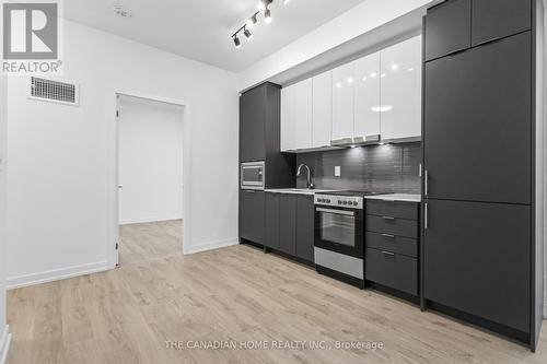 B-2305 - 9751 Markham Road, Markham, ON - Indoor Photo Showing Kitchen